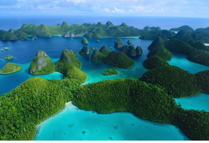 Raja Ampat Islands , Travelercounty